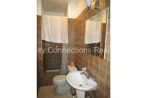 Rented by City Connections Realty | media 12