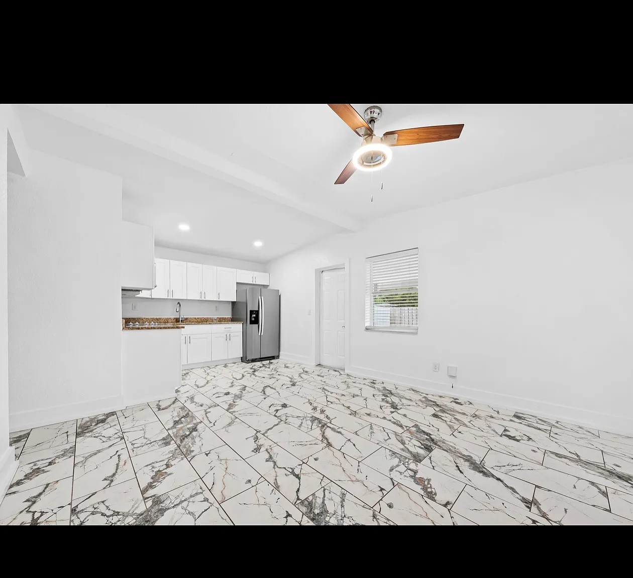 3 bed, 1001 sqft, $2,700 — Photo 1