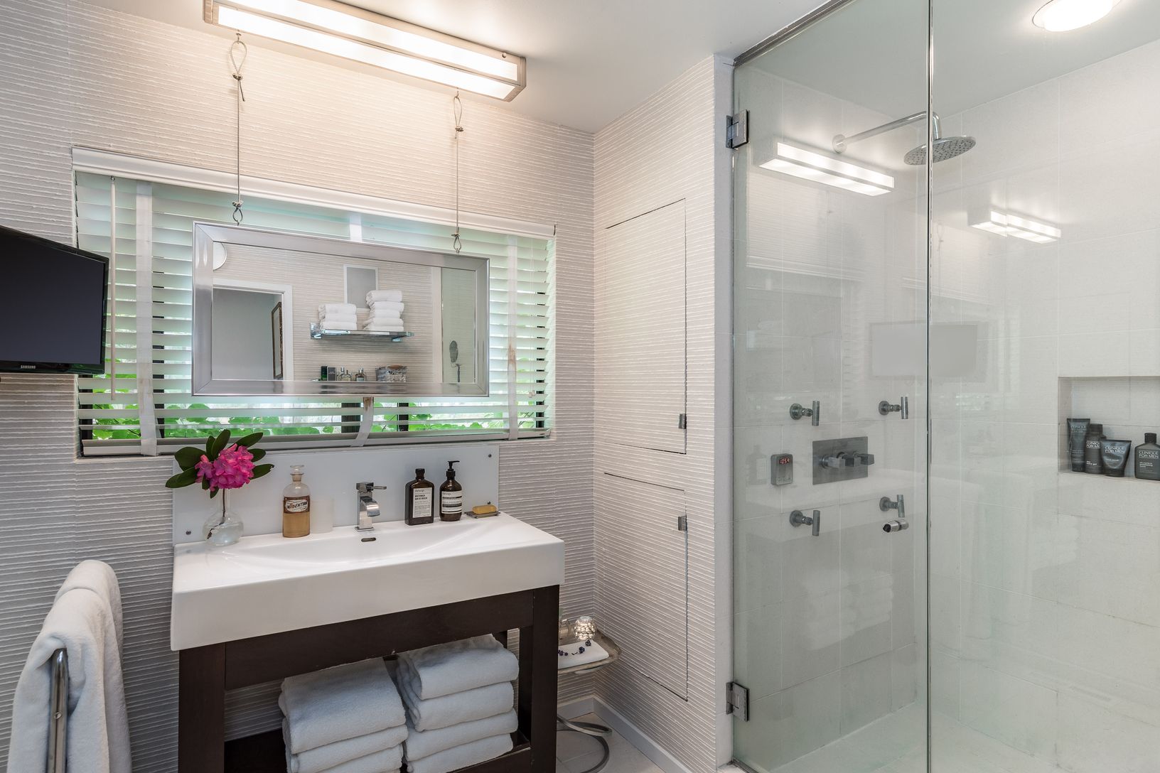  Master Bath w steam shower