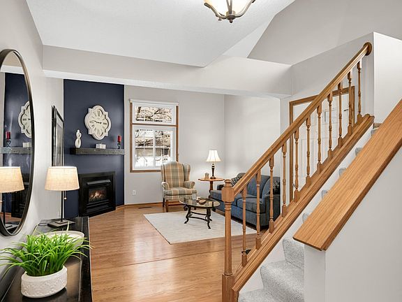 4th image of 2571 Bedford Ct