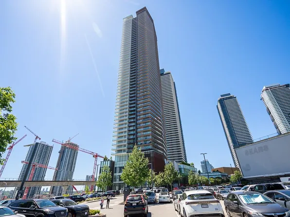 4650 Brentwood Blvd #2407, Burnaby, BC V5C 0M3