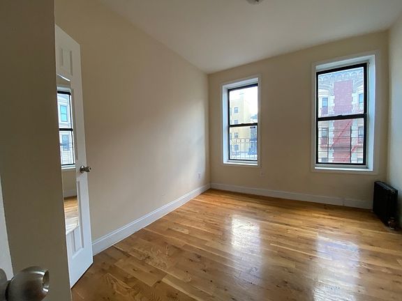 5th image of 573 W 159th St APT 19