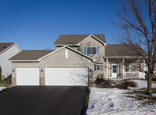 1907 Cardinal Dr, Shakopee, MN 55379
