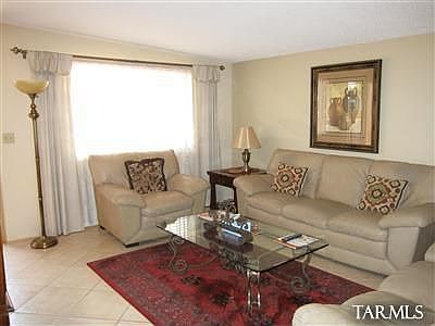 5th image of 5250 E Lee St
