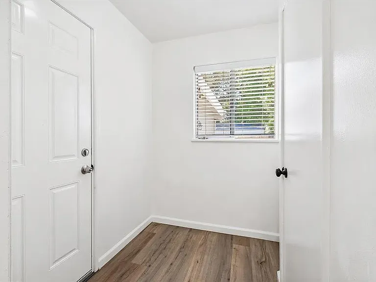 817 Oakland Ave — Photo 15