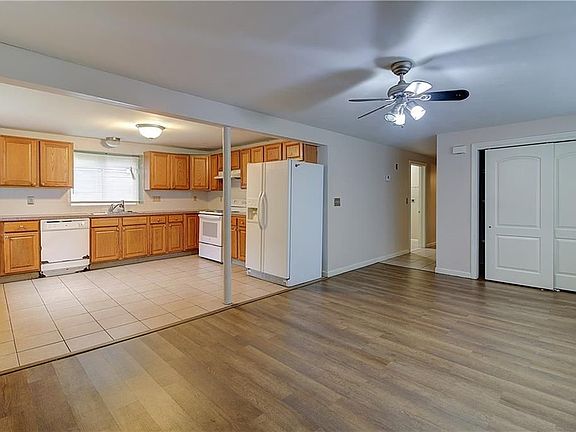 2nd image of 499 Farmington Ave