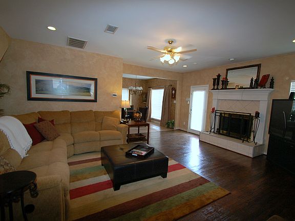 Spacious Living w/ gas fp