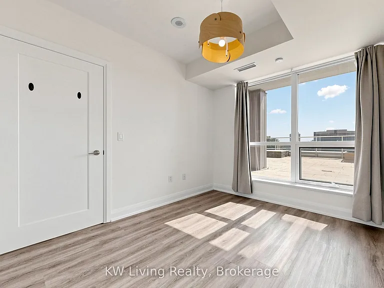 18 Graydon Hall Dr #312 — Photo 9