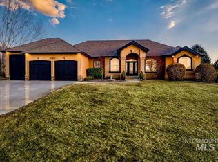 9367 W Hills Gate Dr, Star, ID 83669