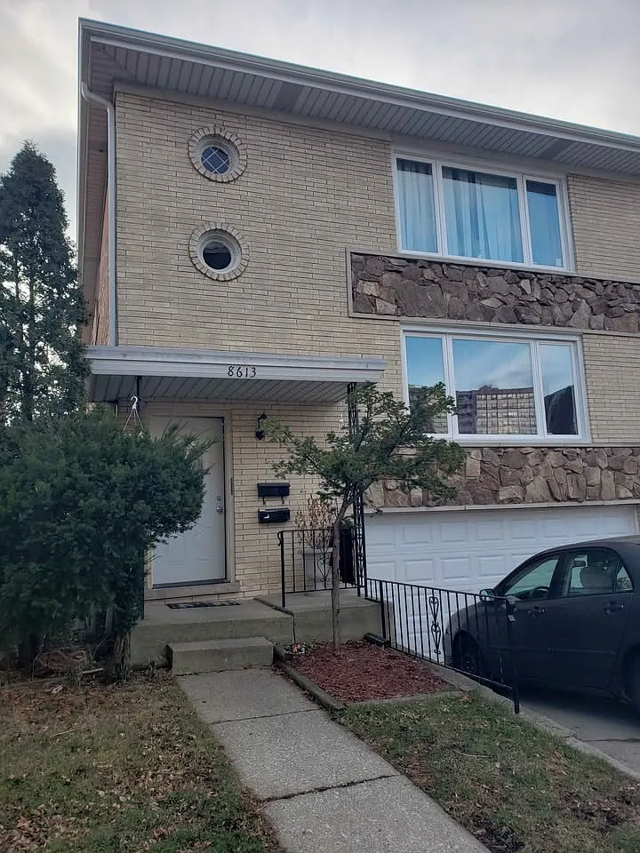3 bed, 1700 sqft, $2,495 — Photo 1