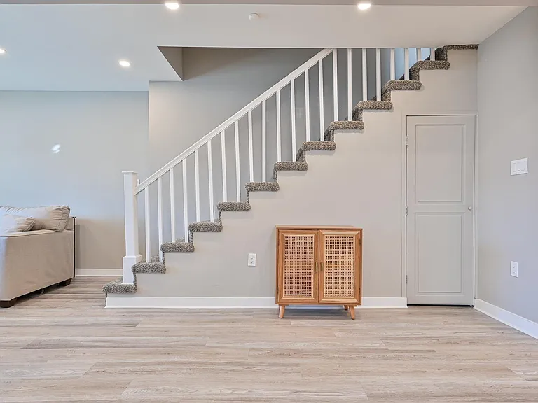 203 N Somerset Ave — Photo 12
