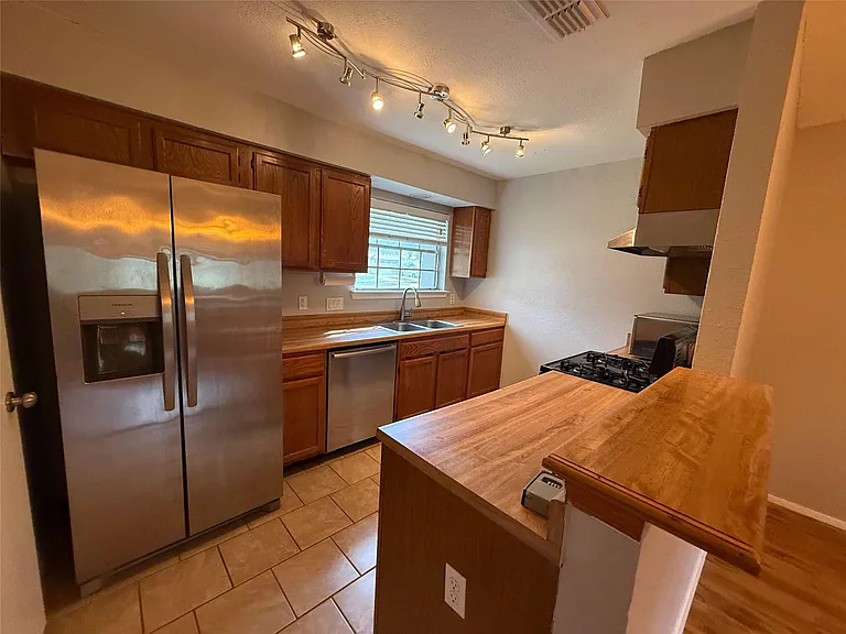 2811 Crownspoint Dr — Photo 5