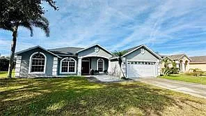 3 bed, 2.0 bath, 1697 sqft, $2,200 — Photo 2