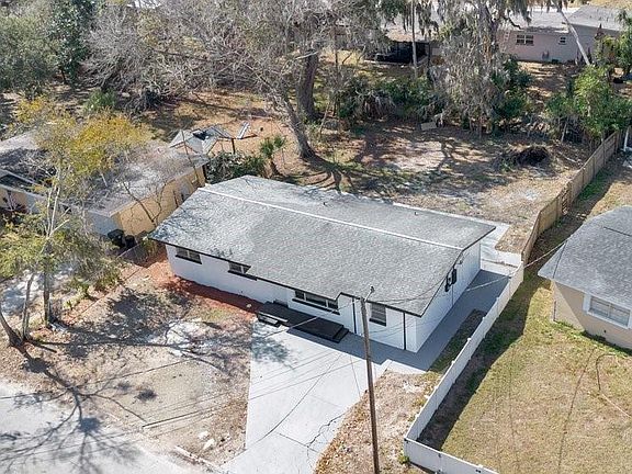 3rd image of 124 BAYWOOD DRIVE