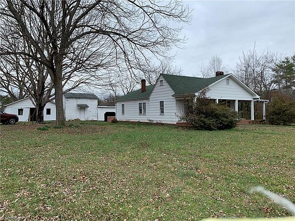 2nd image of 209 E Main St