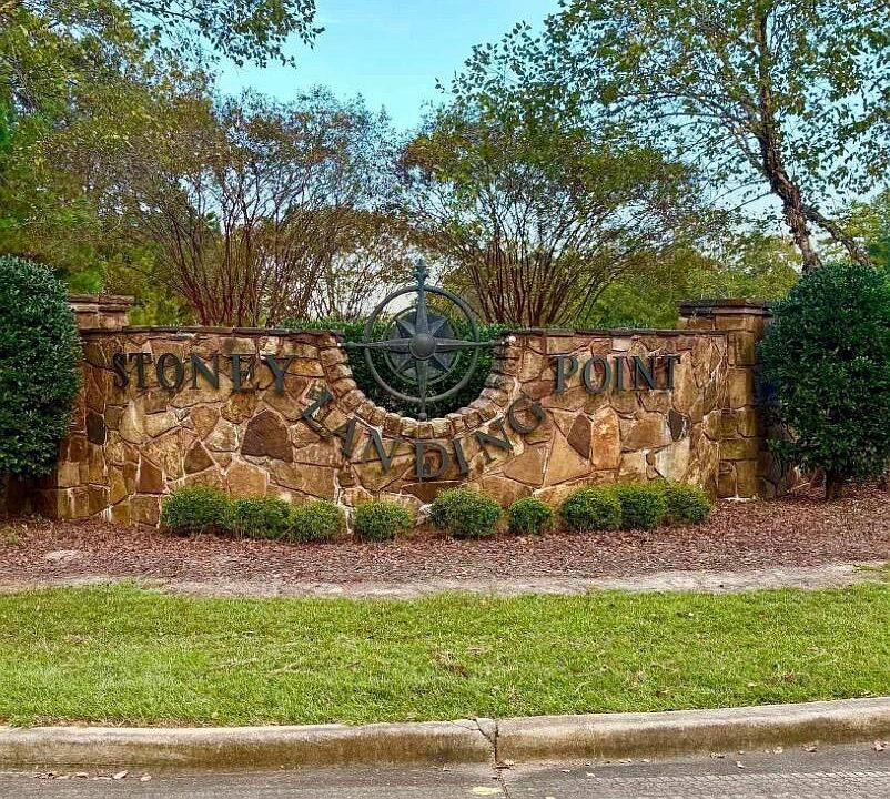 1st image of 800 Stoney Point Rd S