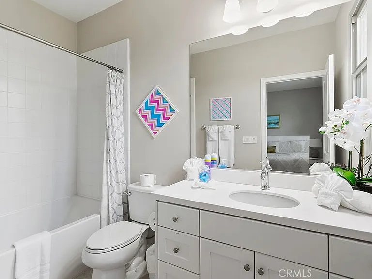 101 Thornhurst — Photo 18