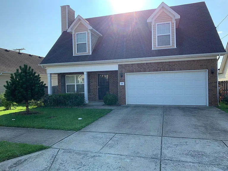 1105 Silvermoon Dr — Photo 1