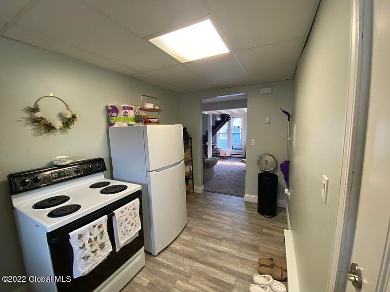 2nd image of 171 Bay Street