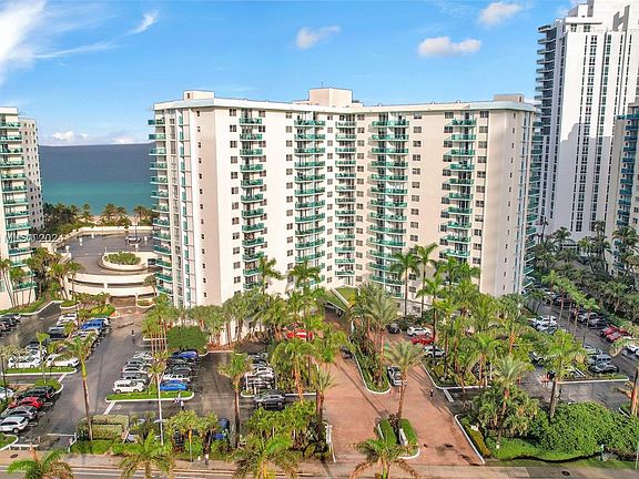5th image of 3801 S Ocean Dr APT 8D