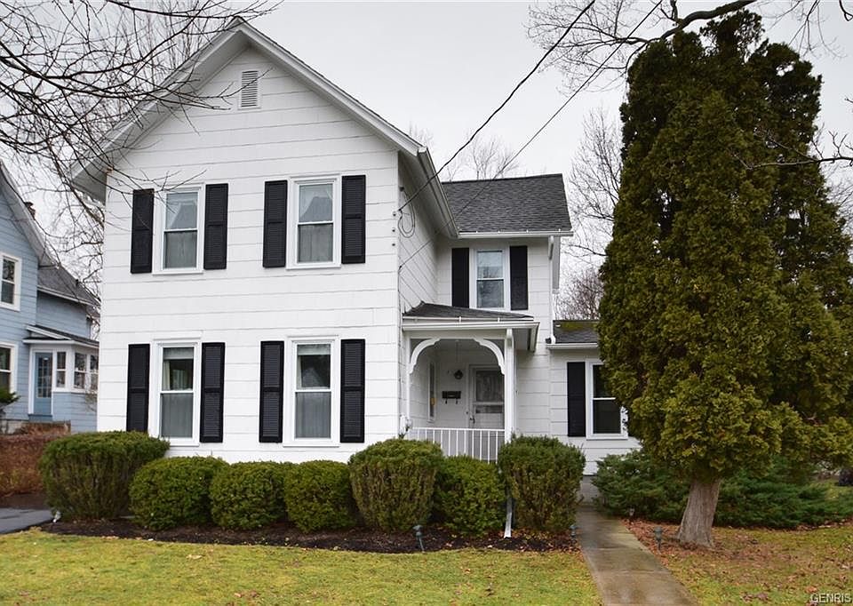 1st image of 210 W Gibson St