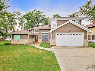 1410 River Terrace Dr, Johnsburg, IL 60051