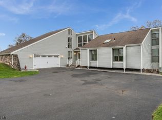 23 Van Lieus Rd, Ringoes, NJ 08551