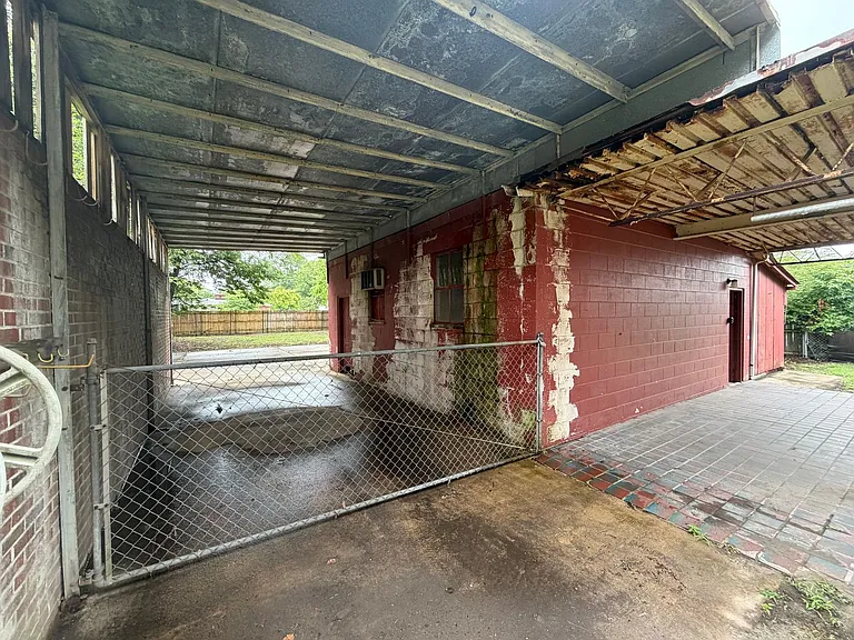 1221 Burlington Rd — Photo 21