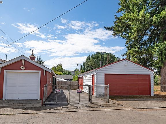 5th image of 4905 SE 122nd Ave