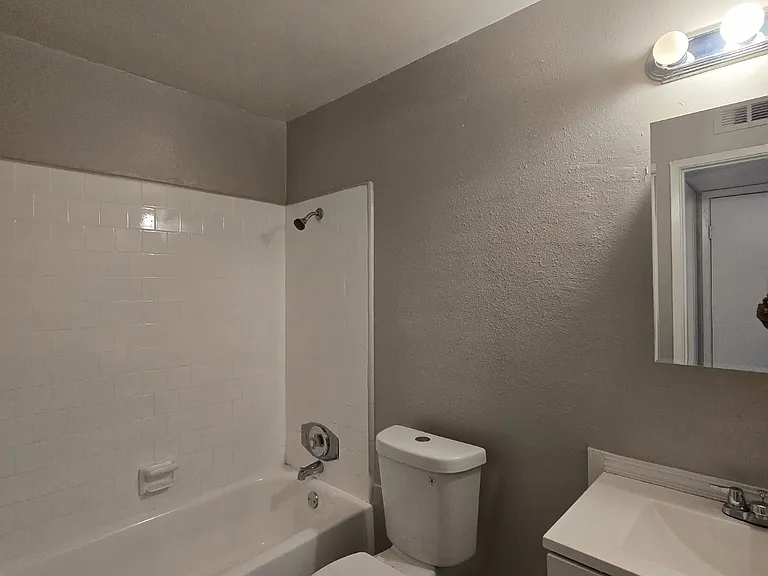 1244 N Millbrook Ave #C — Photo 9
