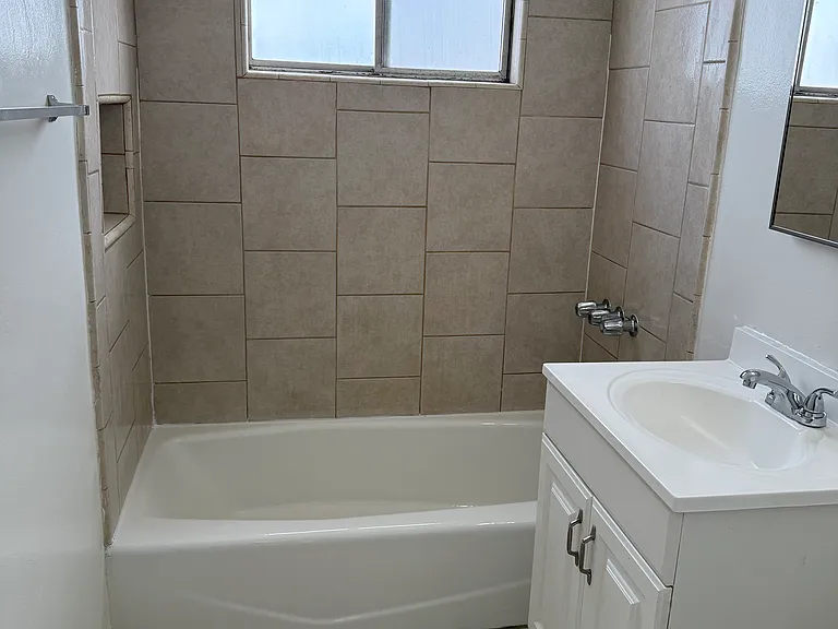 8713 Cattaraugus Ave #4 — Photo 3