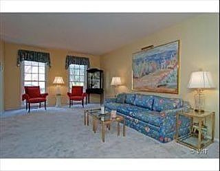2nd image of 713 Lexington Ct