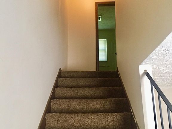 2nd image of 1808 Parkwood Ln APT 11