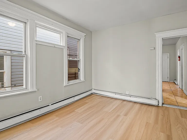 30 Wainwright St #3 — Photo 11
