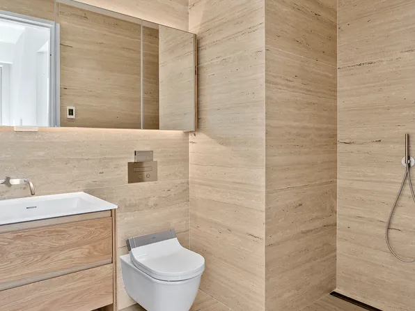 32 East 1st Street image 4 of 13