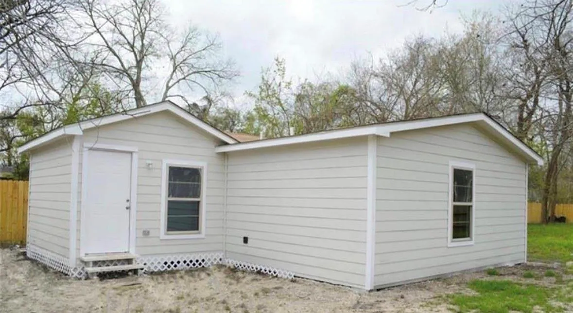 2 bed, 1.0 bath, 600 sqft, $950 — Photo 1