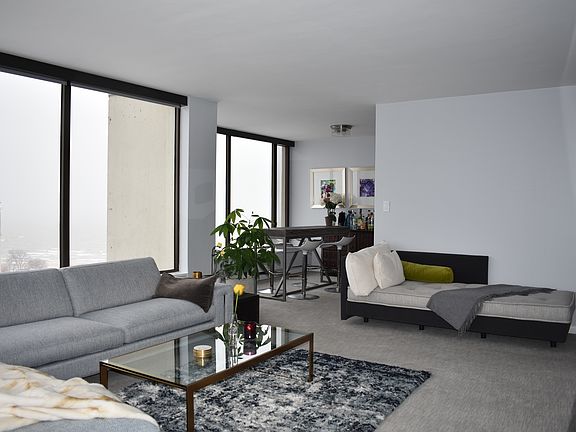 Living/Dining Rooms4