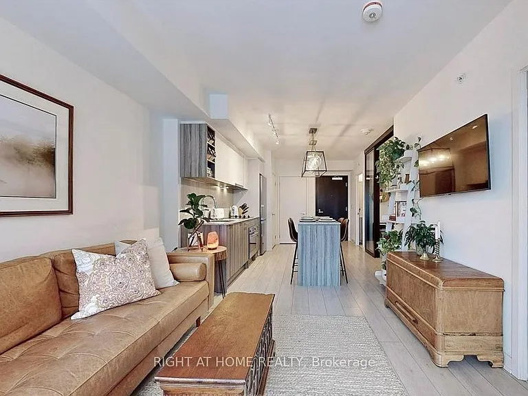 31 Tippett Rd #362 — Photo 7