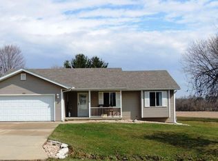 165 Tiffany Ln, Cedarville, IL 61013