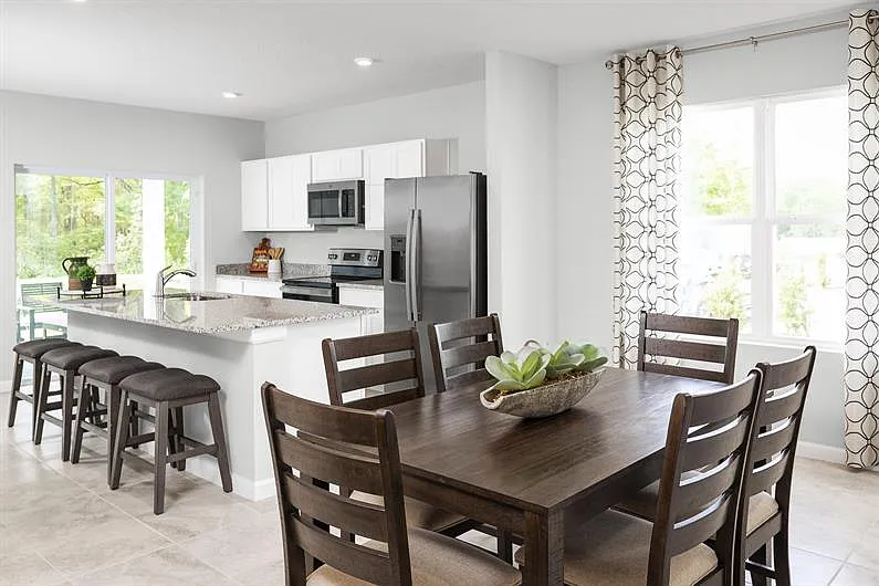 3 bed, 2.5 bath, 1682 sqft, $1,975 — Photo 4