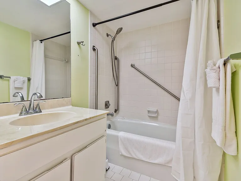 401 150th Ave #223 — Photo 24