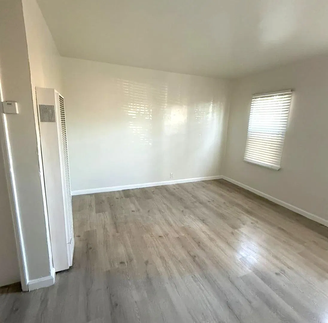 Studio, 1.0 bath, $1,329 — Photo 4