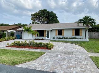 420 SE 34th Ave, Boynton Beach, FL 33435