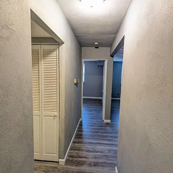 7230 Southwest Ave #9 — Photo 8