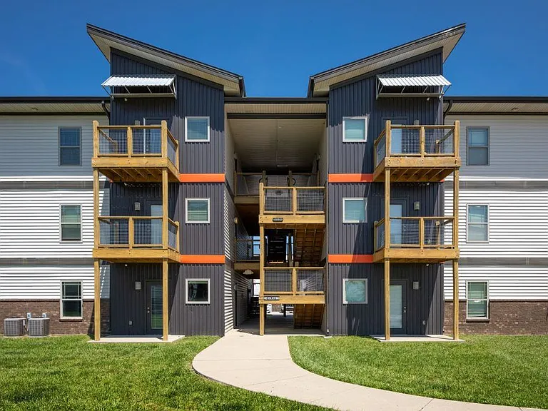 The Commons & Commons Hill Apartments — Photo 10