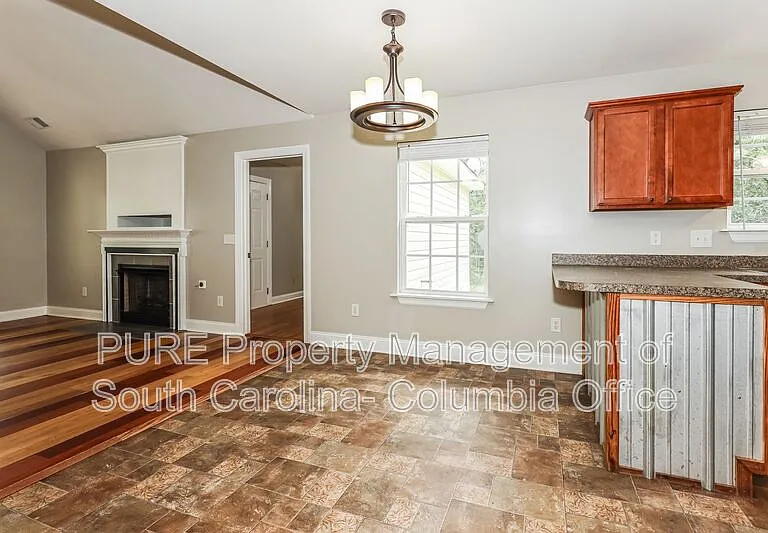 322 Shetland Ln — Photo 4