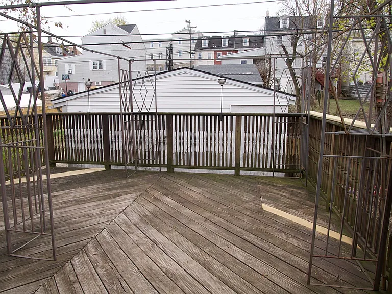 1020 Ferry St — Photo 25