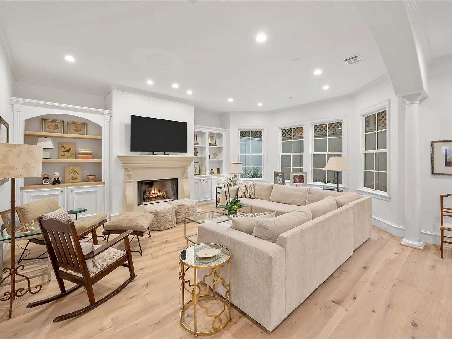 3 bed, 4.5 bath, 4114 sqft, $11,500 — Photo 4