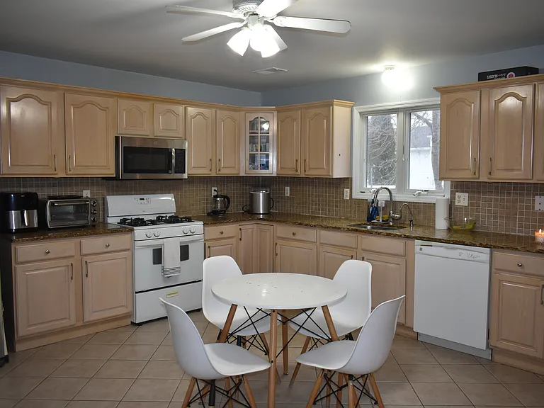 203 Corabelle Ave #A — Photo 2