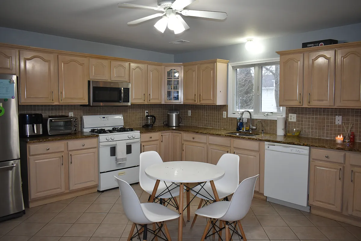 Building Photo - 203 Corabelle Ave #A